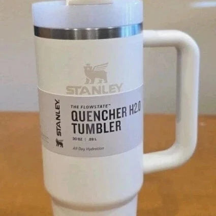Quencher H2.0 FlowState™ 30oz Tumbler – Cream / Beige